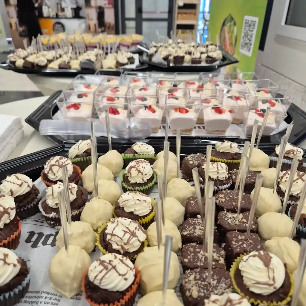 "SmartFit Kitchen" - Restauracja ze zdrową żywnością i dostawą (3/4)