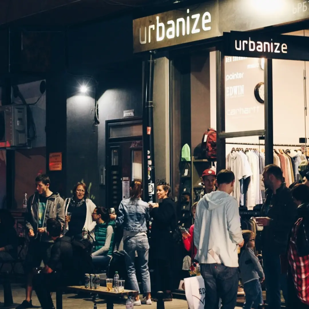 "Urbanize Shop" – Stile Urbano e Moda a Sofia