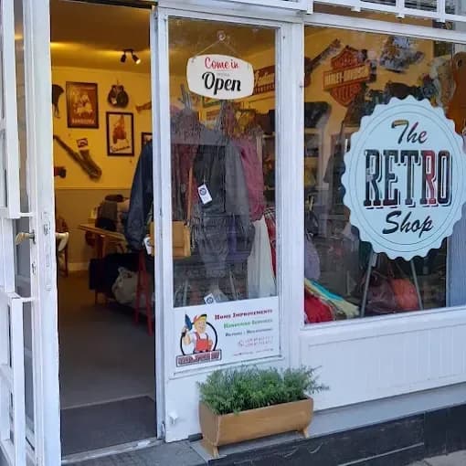 Negozio di moda vintage "The Retro Shop"