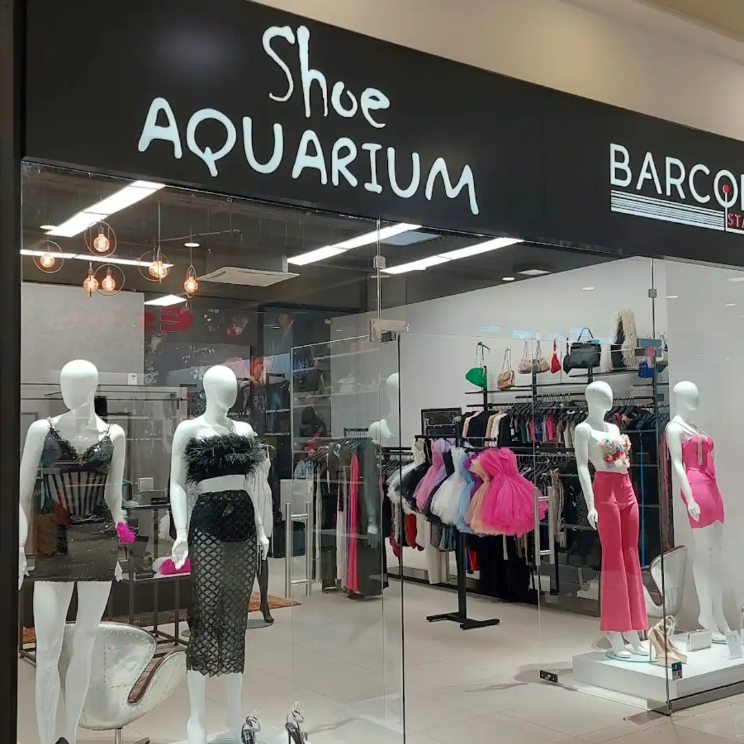 "Aquarium" Damen-Schuh- und Handtaschengeschäft