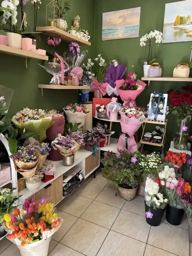 Boutique de Flores "FloraLab" - Elegantes Ramos y Flores (2/2)