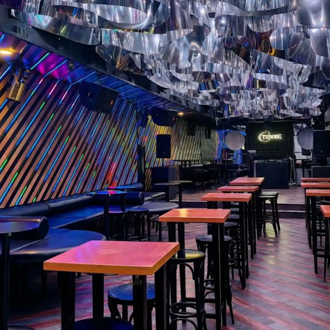 Klub Disco "Gramophone" – Muzyka, Tanec i Dobra Zabawa