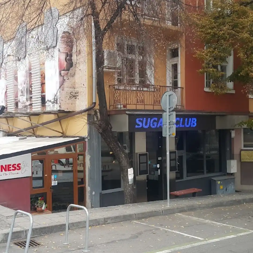 "SugarClub" – Nowoczesna Muzyka i Niezapomniane Imprezy