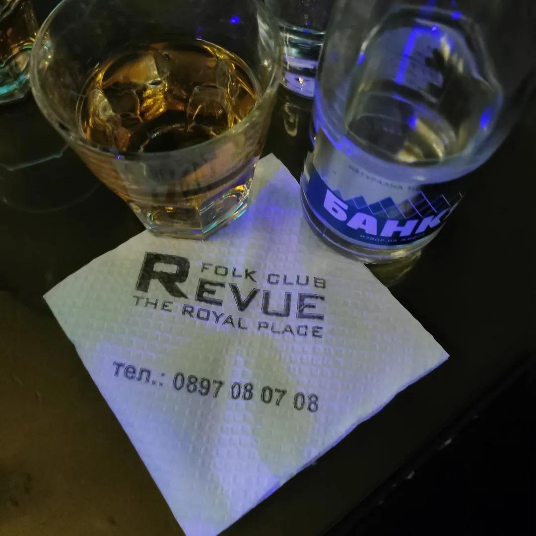 Klub "Revue" - Muzyka, styl i niezapomniane wieczory