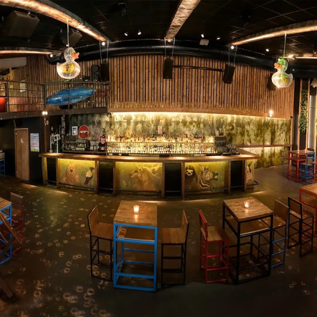 Bar "Friday" - a pleasant place for meetings and fun