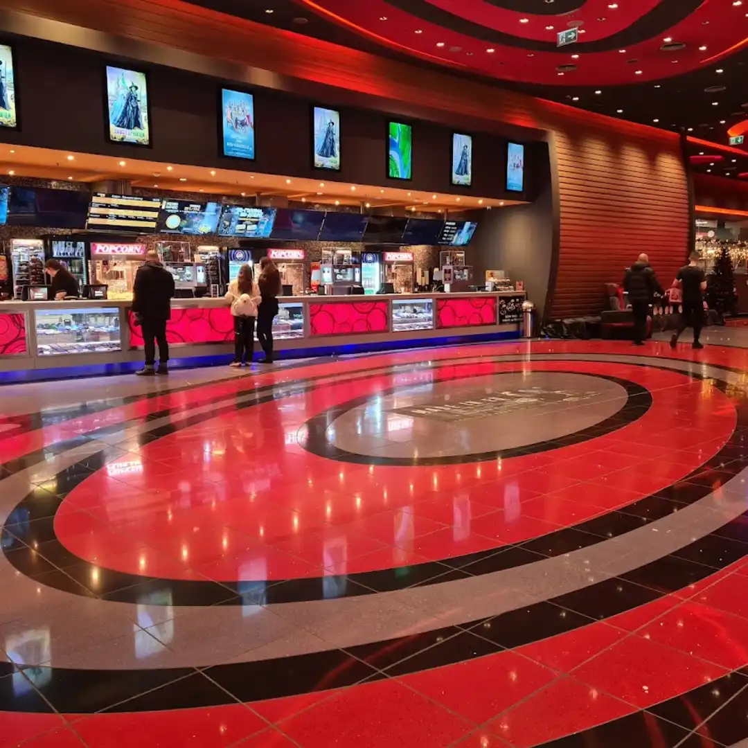 Кино "Cinema City" в Mall Paradise Center