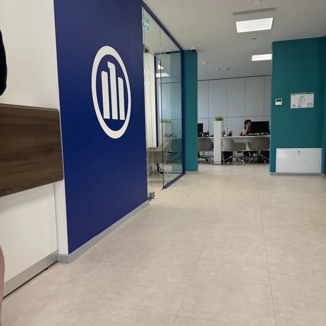 Allianz Bank Bulgaria - клон в Бизнес център Павлово