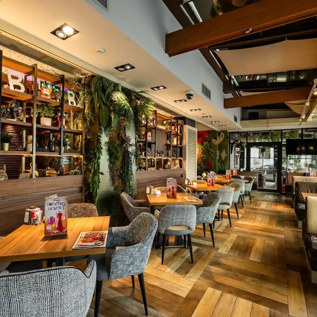 Happy Bar & Grill Rakovski nel centro di Sofia