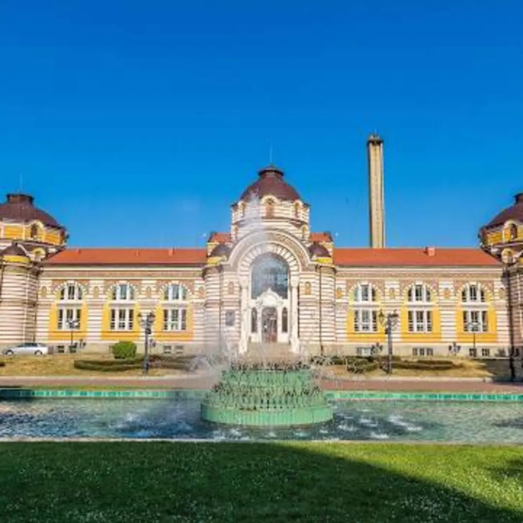 Fontanna przy Centralnych Łaźniach Mineralnych w Sofii