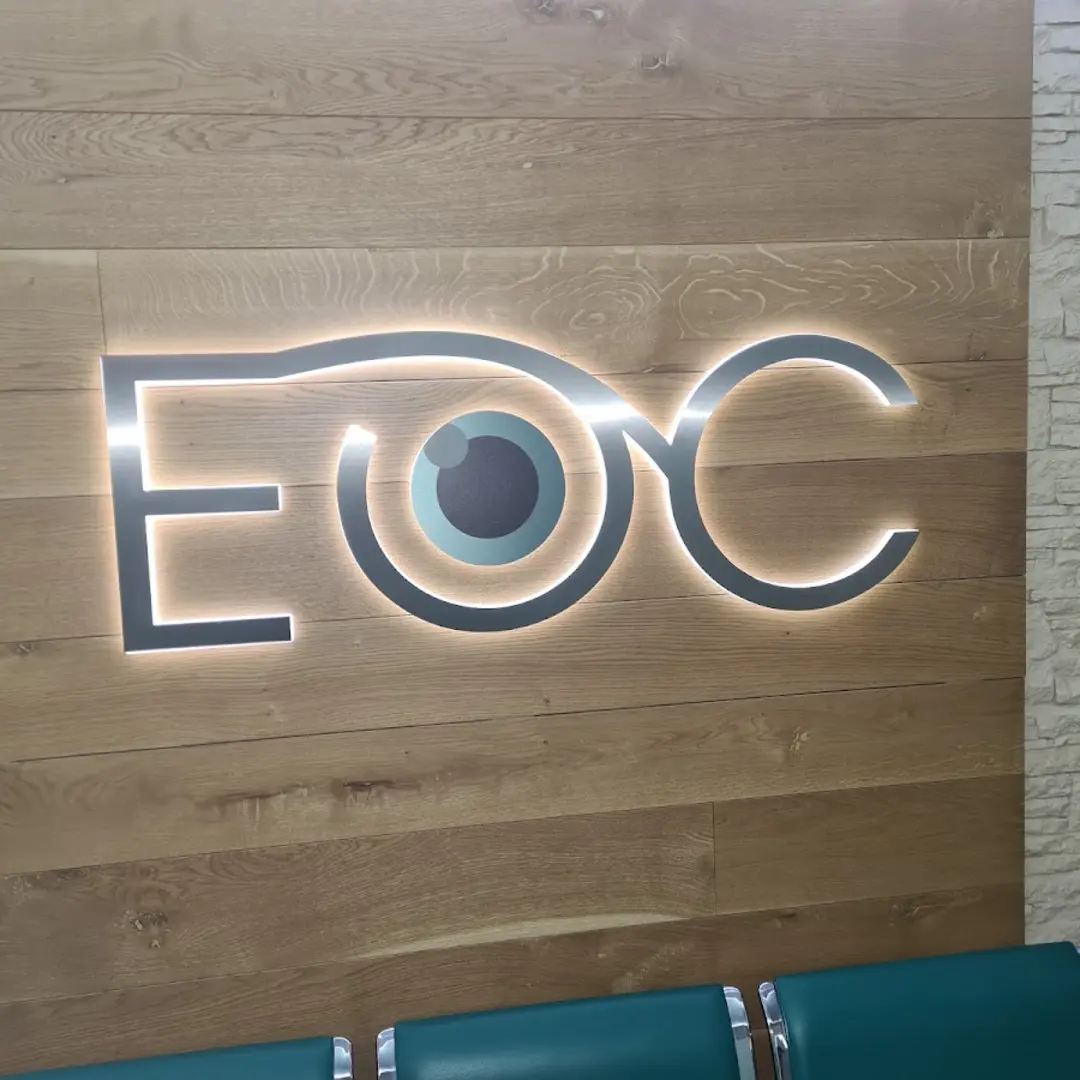 Медицински център "EOS" - очен център в София