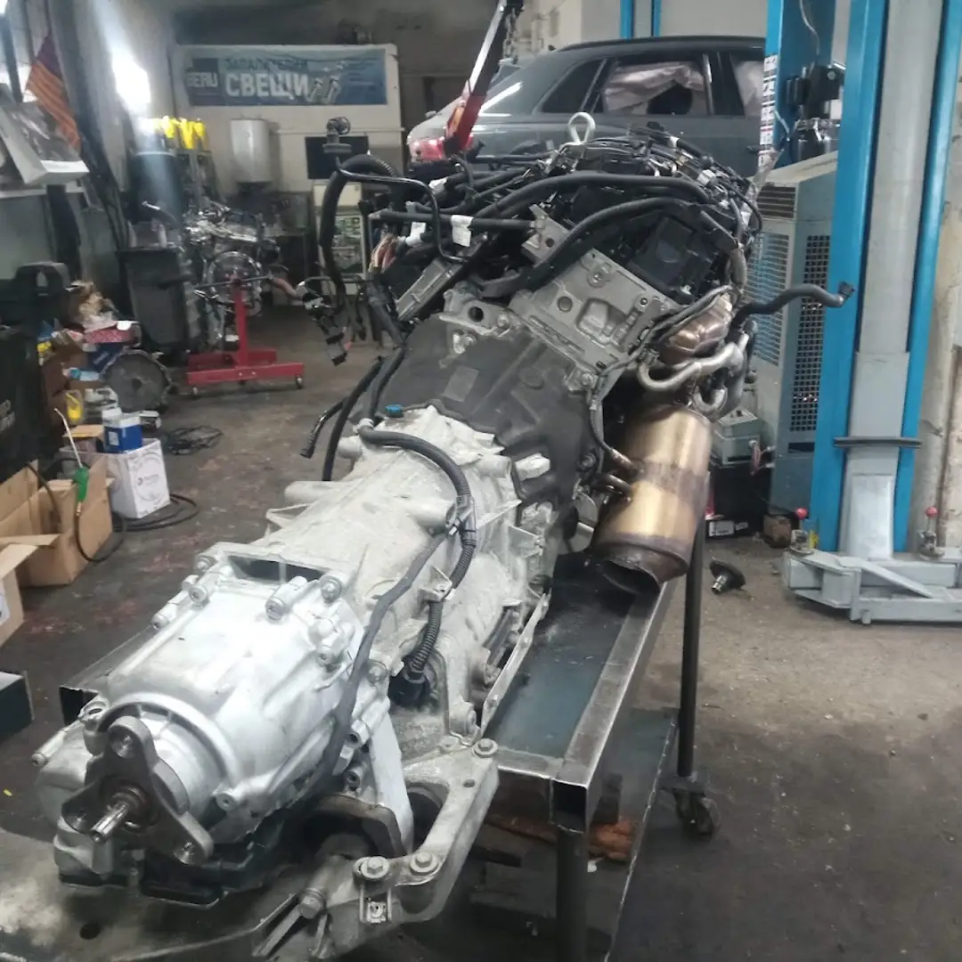 Autoservice „VMax Group“ im Industriegebiet Hadzhi Dimitar