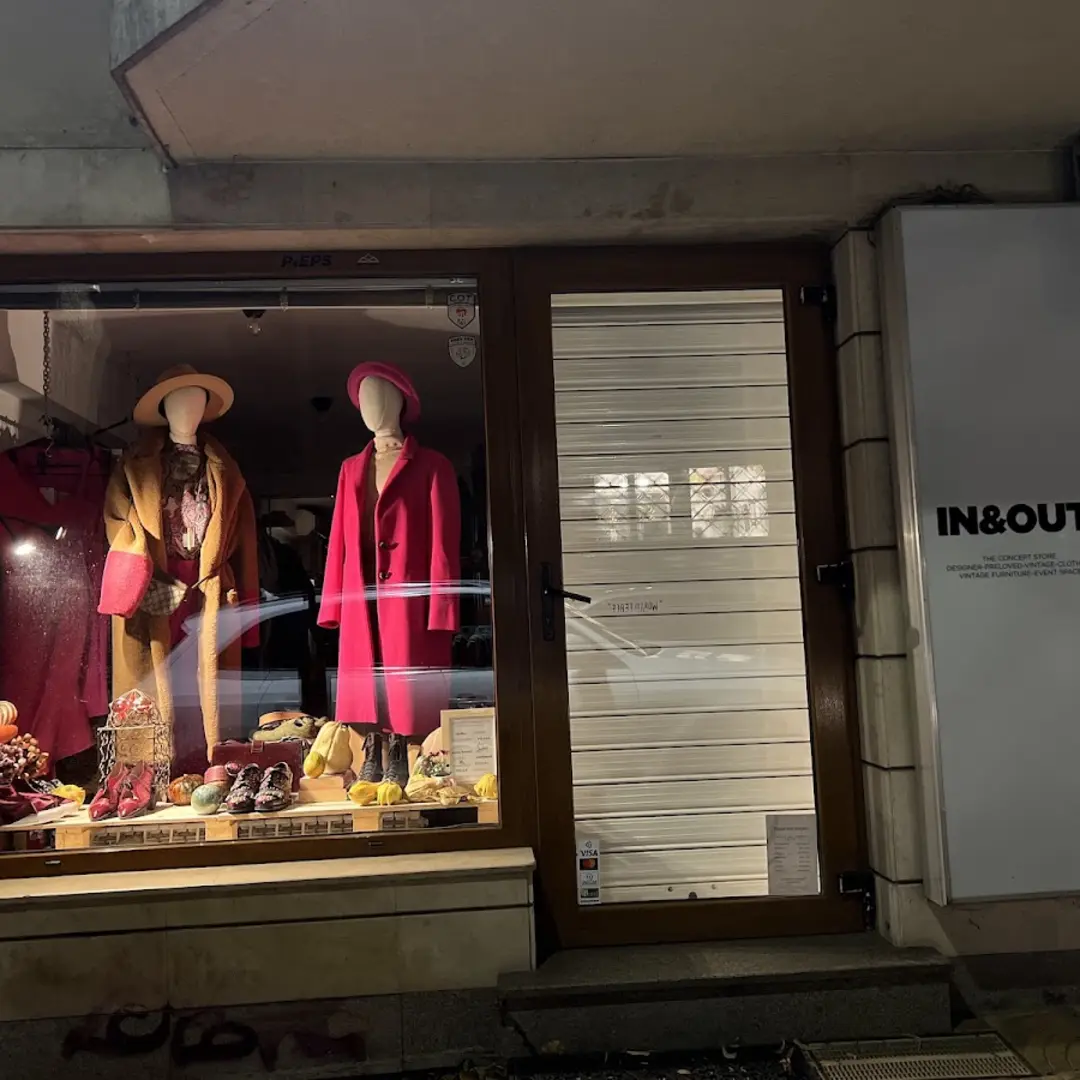 IN&OUT The Concept Store – Designer Second Hand Mode
