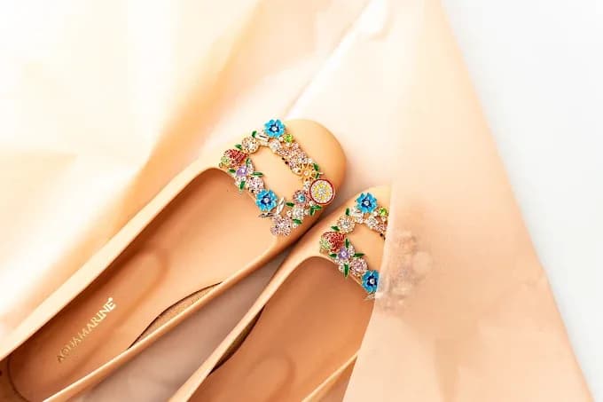 Sklep "Aquamarine" Graf - buty i torebki (2/2)