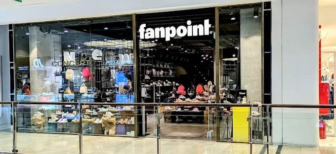 "Fan Point" Сердика център - модни дрехи и обувки