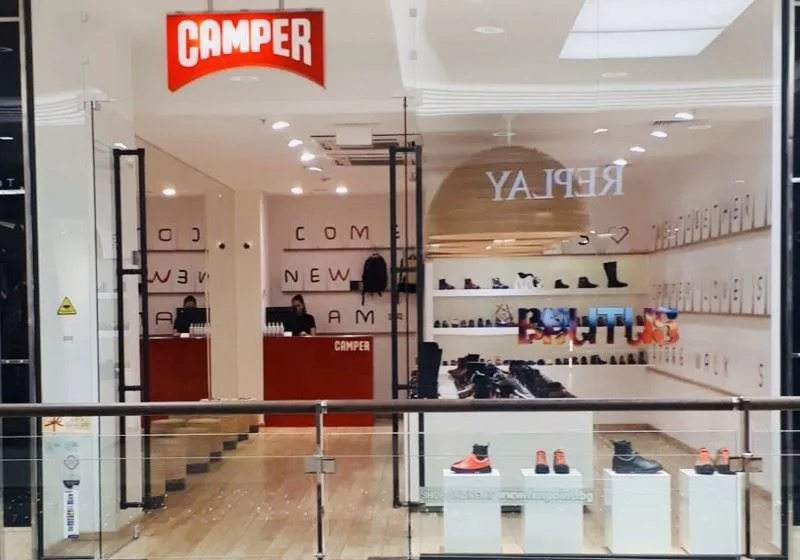 Tienda de zapatos „Camper“ en Serdika Center