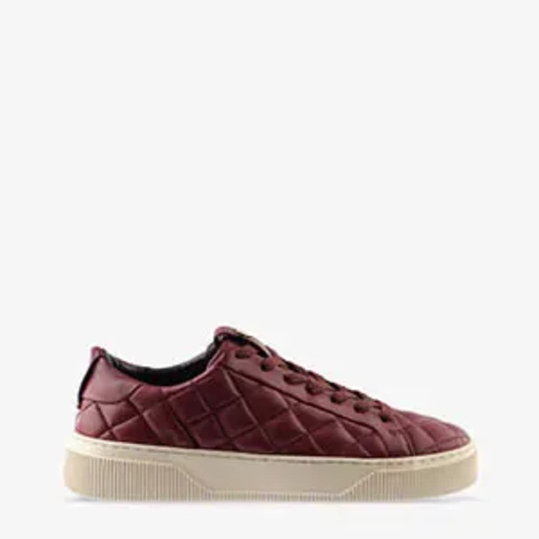 Negozio di scarpe "Högl" a Serdika Center (2/5)