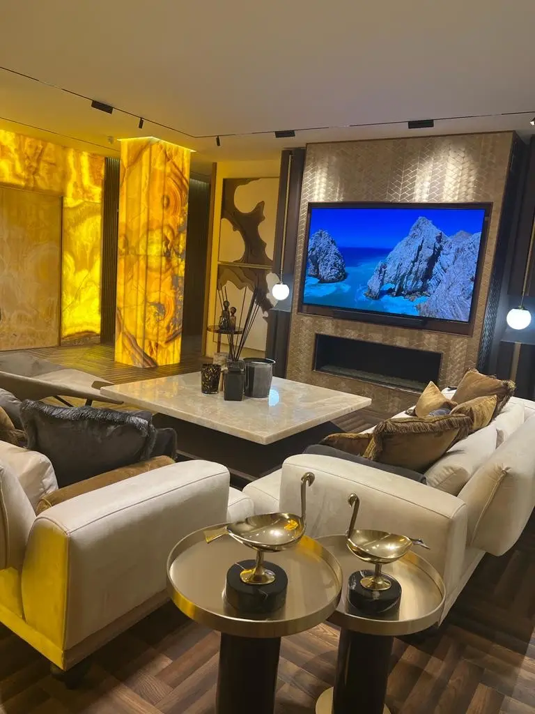 "DI Furniture“ – мебели от масивна дървесина