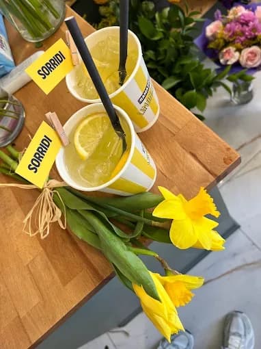 Vrana – Blumenladen und Bar in Sofia