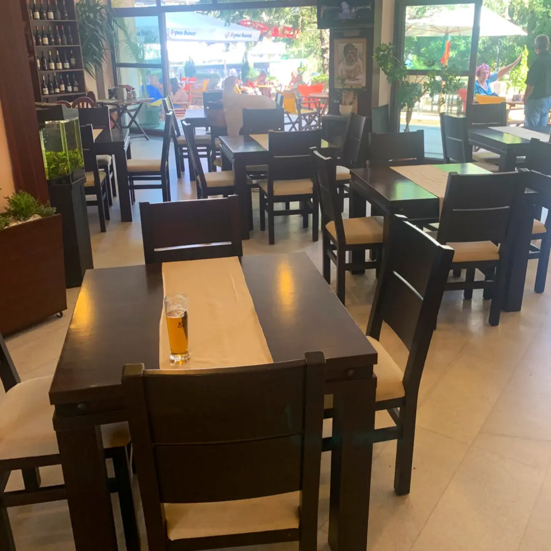 Ristorante "Momo's Kitchen" – Cibo Delizioso e Atmosfera Accogliente