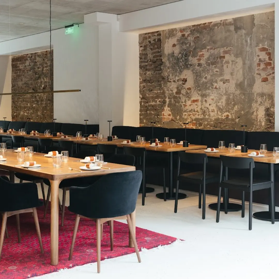 Ristorante „KOMAT“ con cucina moderna a Sofia