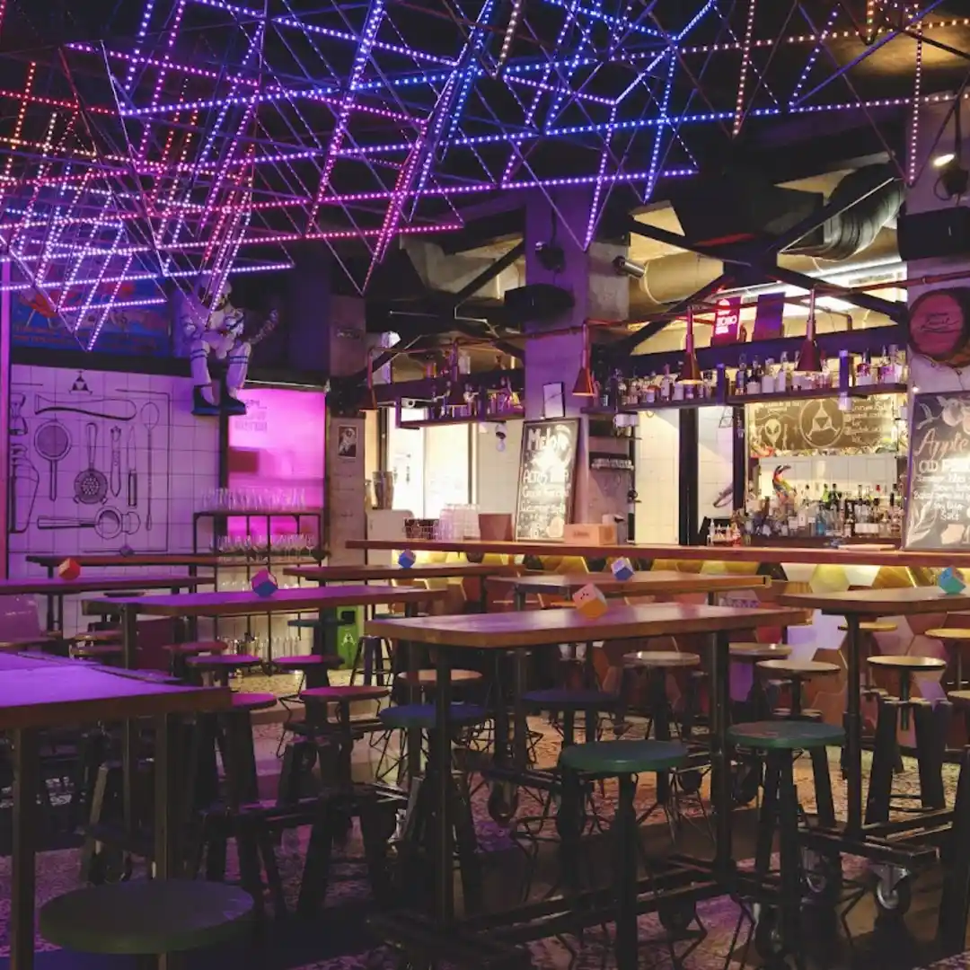 Cocktail Bar "Sputnik" - Cocktails, Atmosphere, and Bar Culture