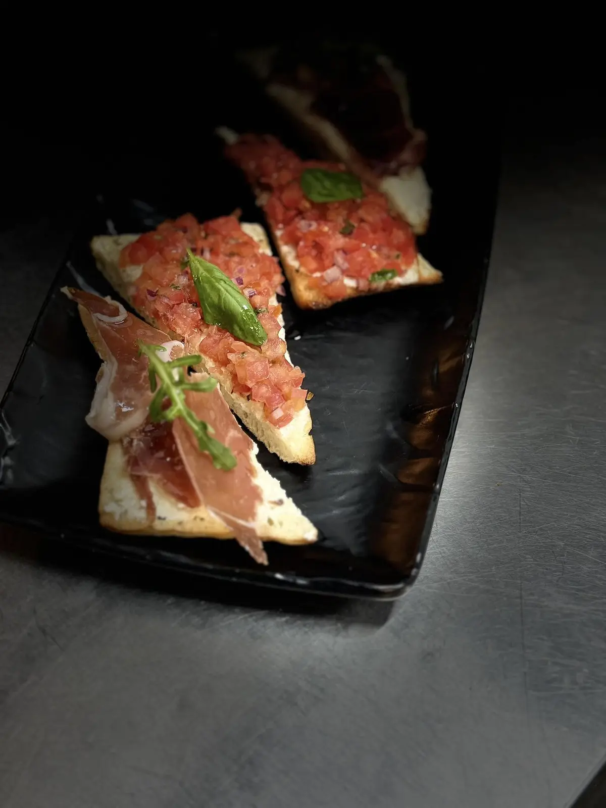 "Emerald" Bar & Lounge Sofia - Style, Taste, and Atmosphere (3/4)